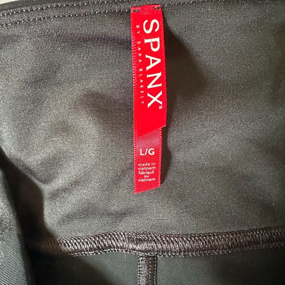 Spanx faux leather camo print leggings - Picture 3 of 3